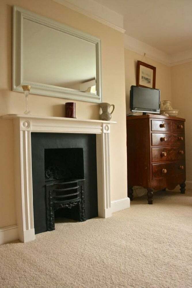 Clotworthy House Bed And Breakfast