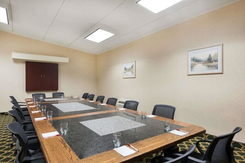 Hotel Ramada Plaza By Wyndham Portland
