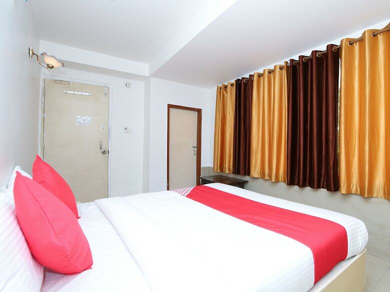 Oyo 14465 Hotel Cozy Residency