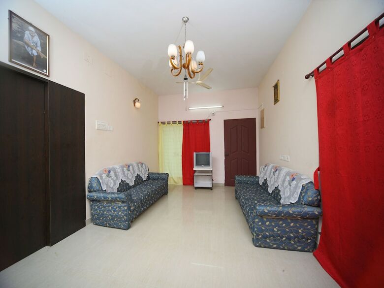 Hotel Oyo 15517 Kms House