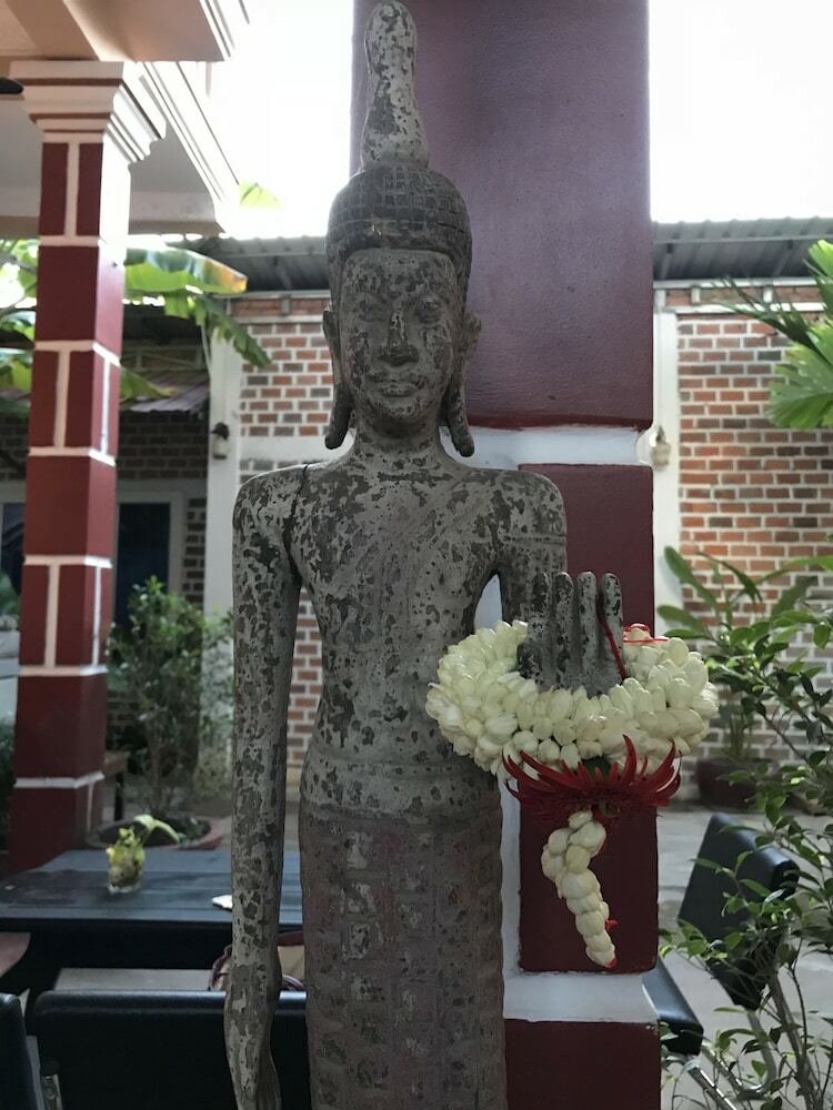 Hostal Golden Ganesha Villa