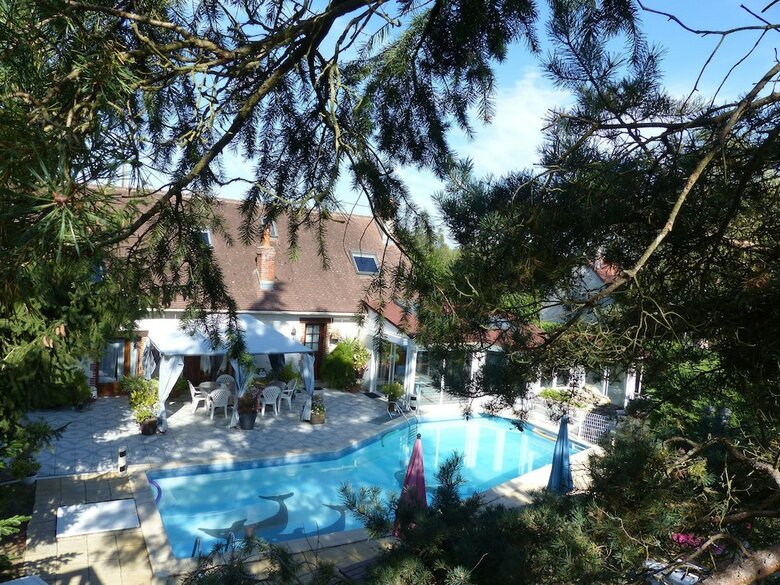 Hotel Les Dauphins De Mareuil