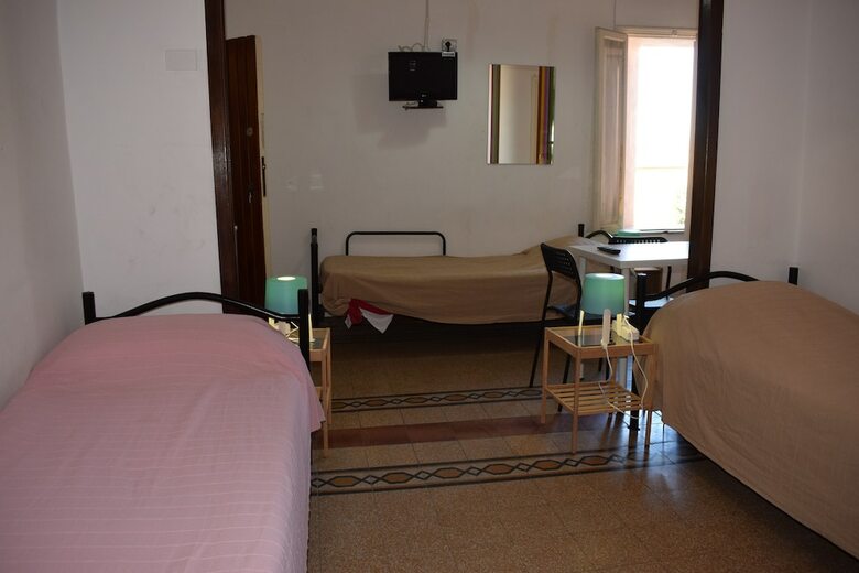 Hostal Bar Dell'artista Hostel