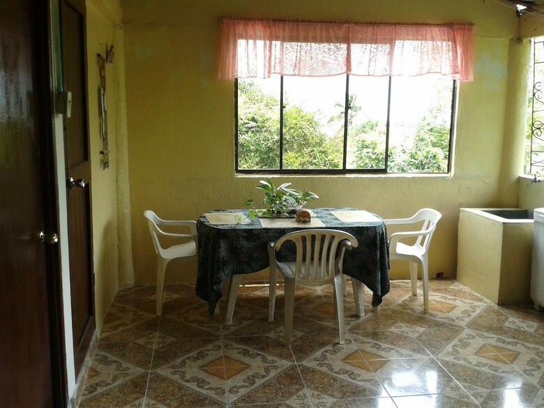 Hostal Nativa Justina Places