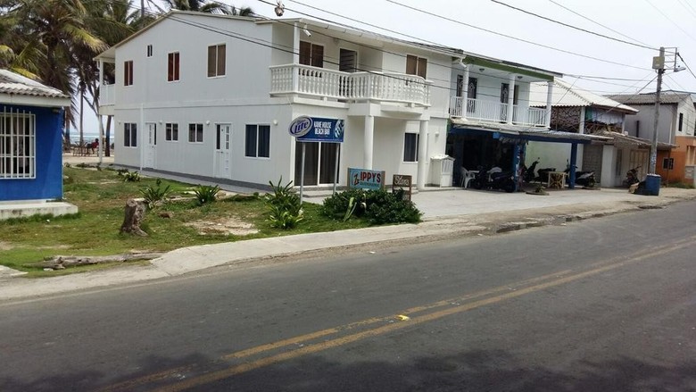 Zippy�s Sea View Apartment