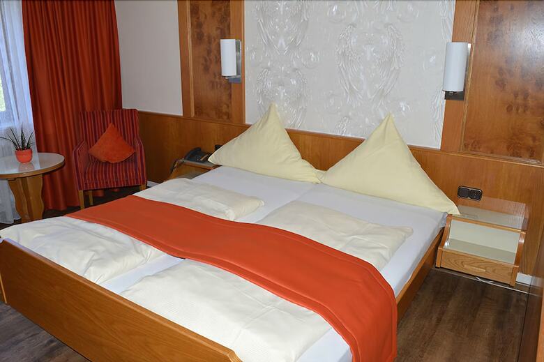Hotel Gassbachtal & Nibelungen Caf�