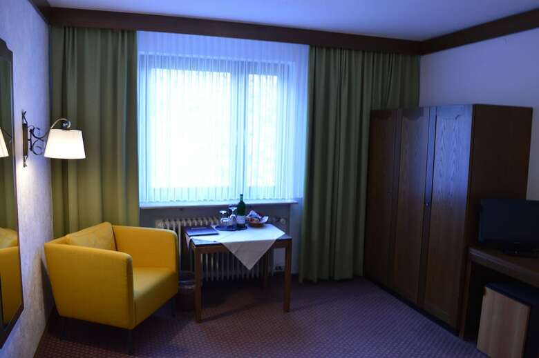 Hotel Gassbachtal & Nibelungen Caf�