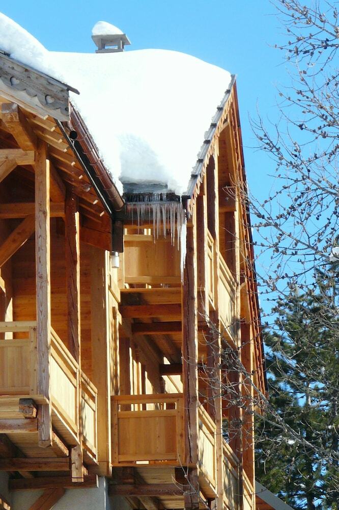 Hotel Le Cerf Che - Near Aravet Gondola