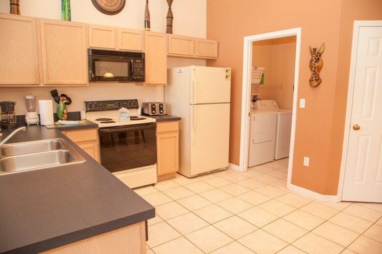 Ly53786 - Rolling Hills Estates - 4 Bed 3 Baths Villa