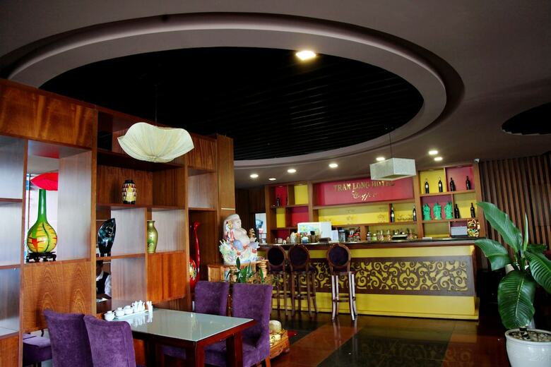 Tran Long Binh Duong Hotel