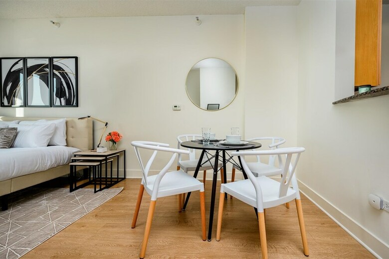 Hotel Kasa Chicago South Loop Apartments