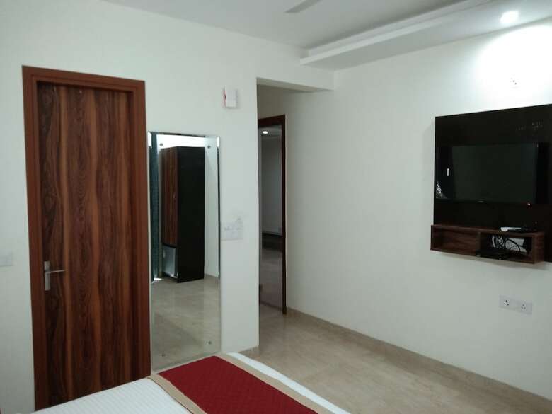 Corooms Sanvi Hotels Unitech Cyber Park