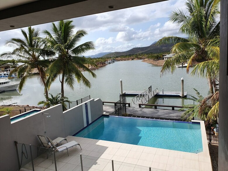 Hinchinbrook Holiday Apartments