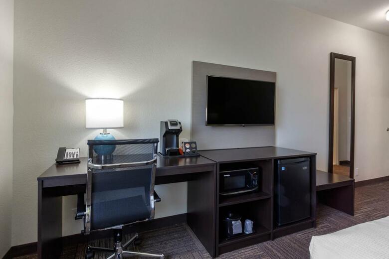 Posada Sleep Inn & Suites Tampa South