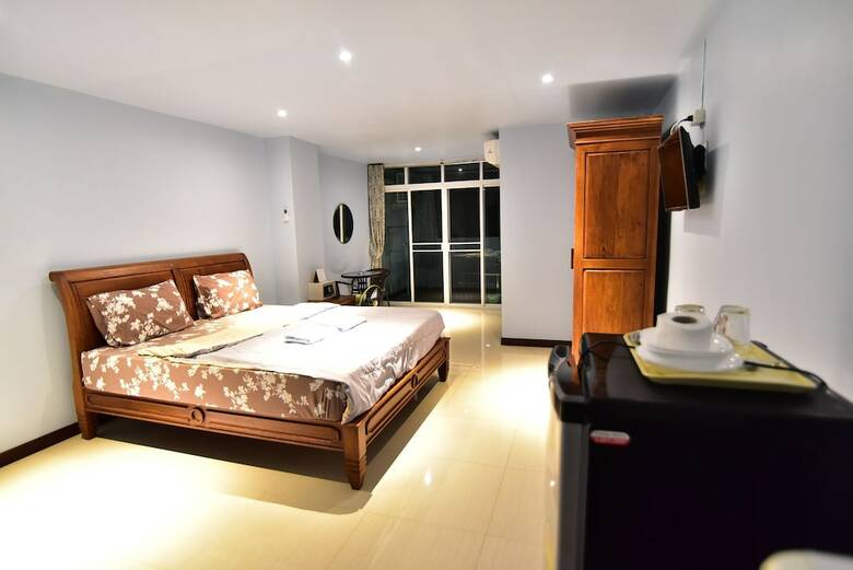 Hotel Sorot House