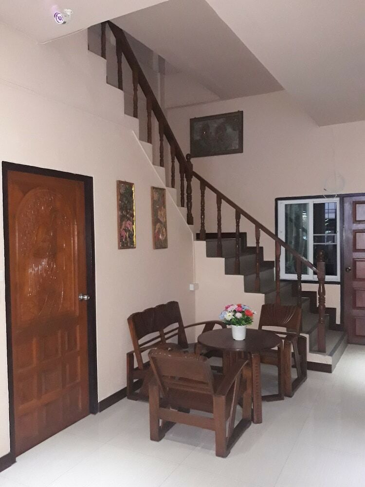 Hotel Sorot House