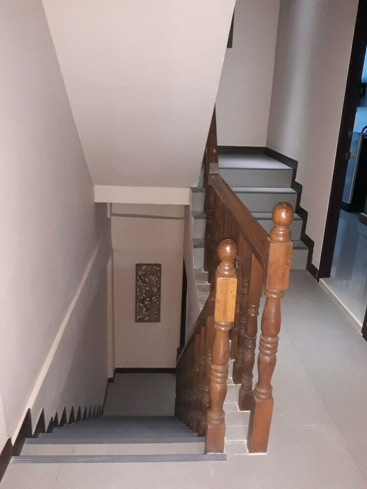 Hotel Sorot House