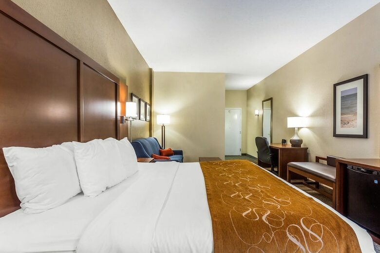 Hotel Comfort Suites