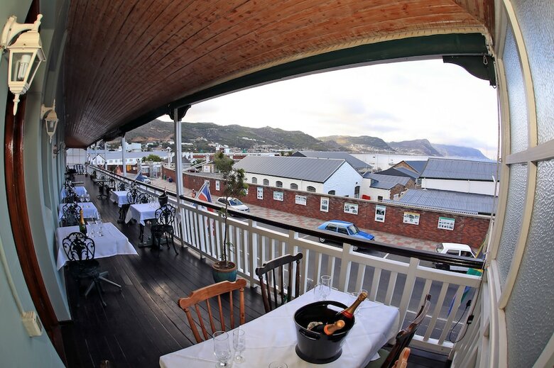 Bed & Breakfast Central Hotel Guest House