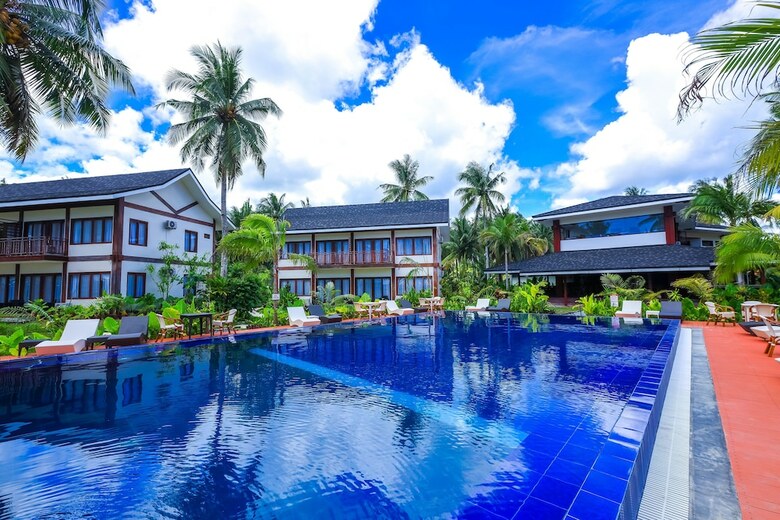 Hotel Retreat Siargao Resort