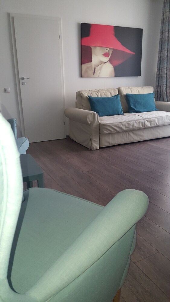Balcescu Apartment 33