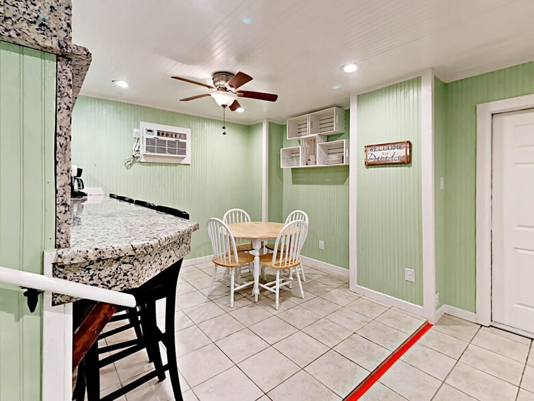 Paradise Hideout - One Bedroom Townhome