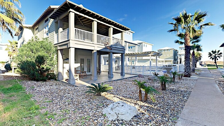 Banyan Beach House - Three Bedroom House