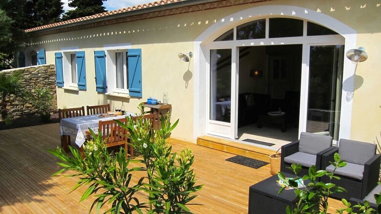 Domaine De La Bade - In A Rural Location
