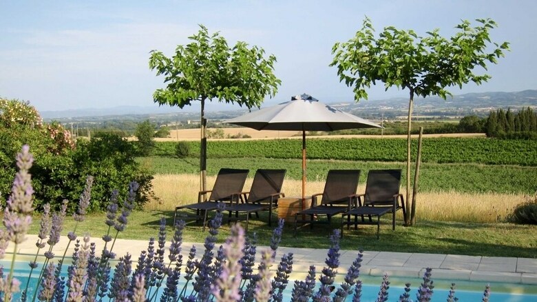 Domaine De La Bade - In A Rural Location