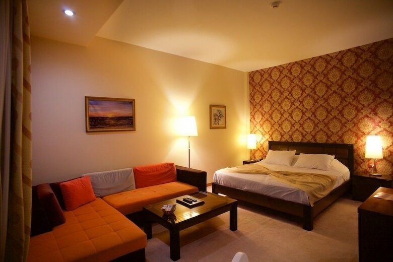 Aragosta Hotel & Restaurant