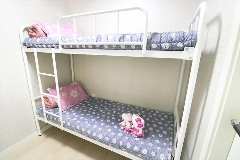 Hostal Four Seasons House - Hostel, Women Only