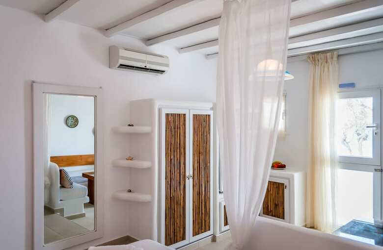Hotel Niki Savvas Studio & Suites