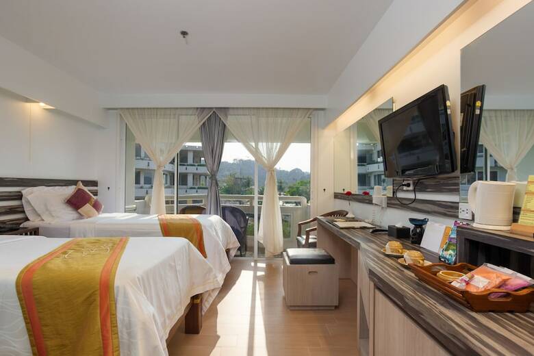 Hotel The Bliss South Beach Patong