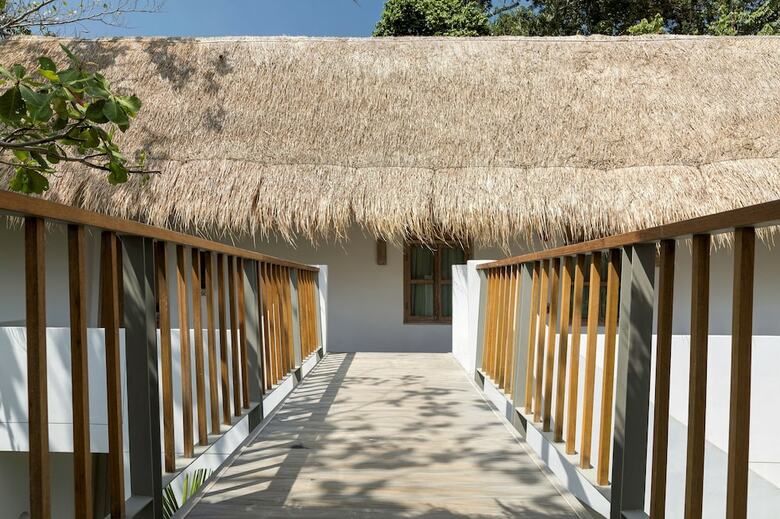 Hotel Eden Beach Resort And Spa