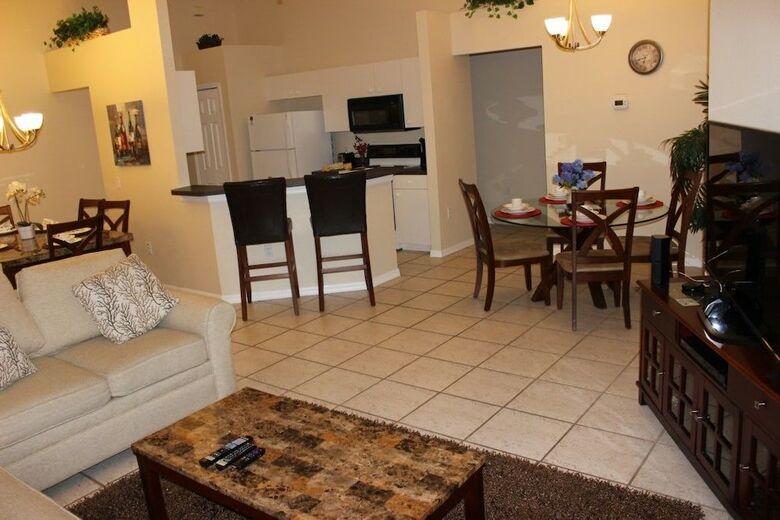 Aco66067 - Lake Berkley - 4 Bed 2 Baths Villa