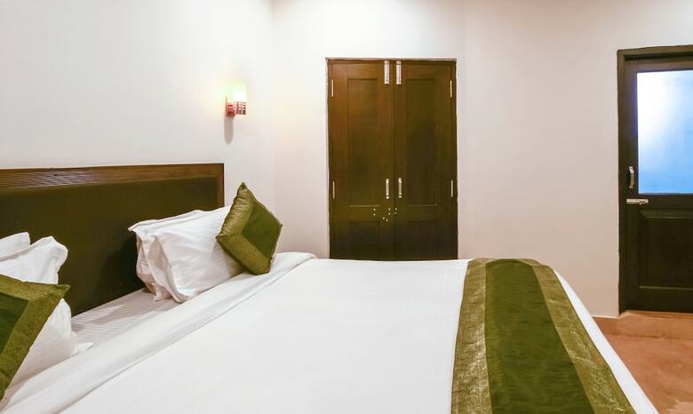 Hotel Treebo Trip Celebriti@arpora