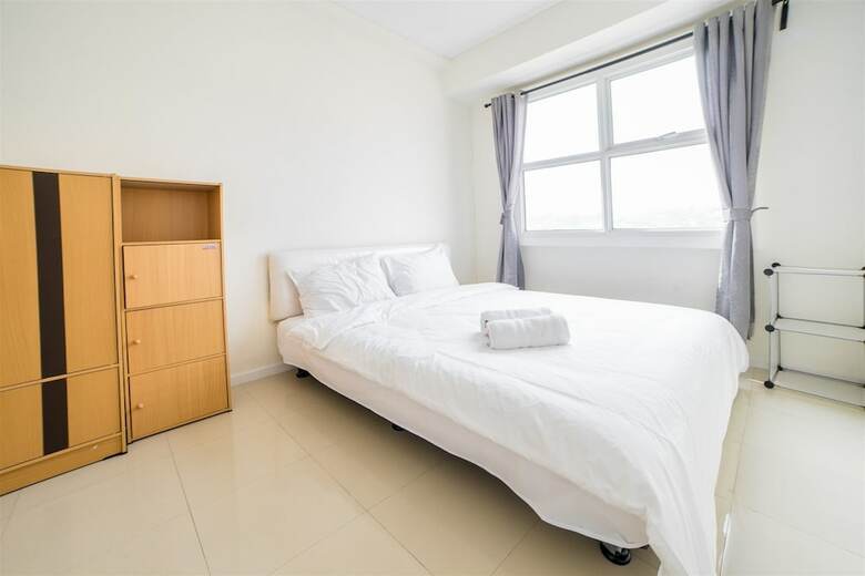 Minimalist Apartment With Sofa Bed At Parahyangan Residence