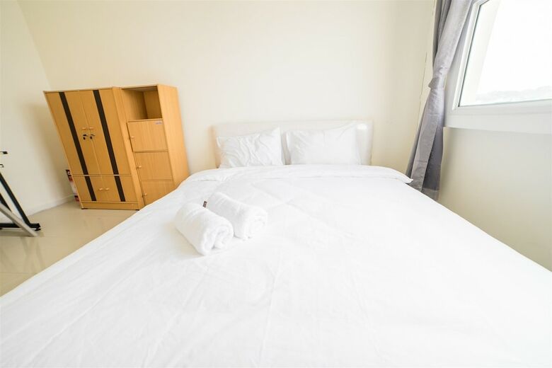 Minimalist Apartment With Sofa Bed At Parahyangan Residence