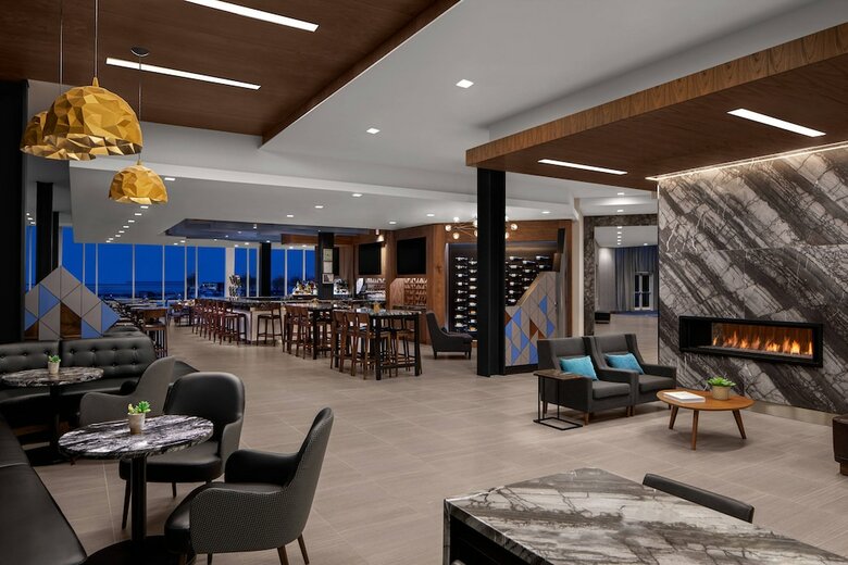 Delta Hotels By Marriott Thunder Bay