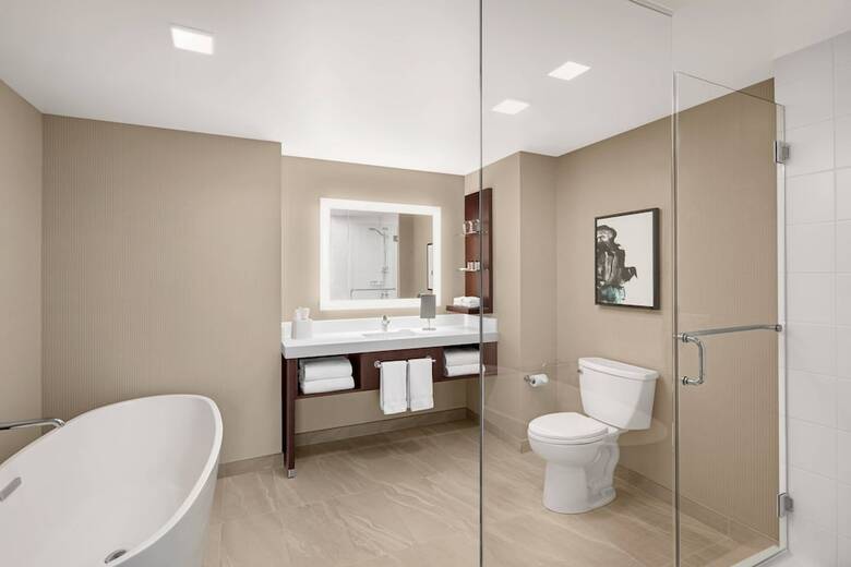 Delta Hotels By Marriott Thunder Bay
