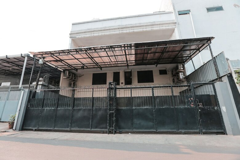 Hotel Oyo 141 Fatmawati Cozy Residence