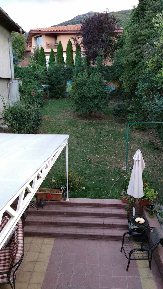 Snug Apartment At Foot Of Mountain