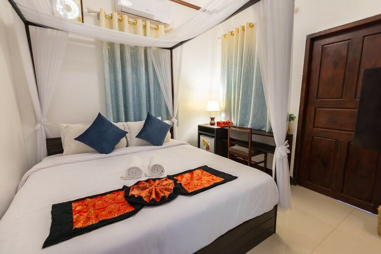 Hotel Jasmine Ville Guesthouse