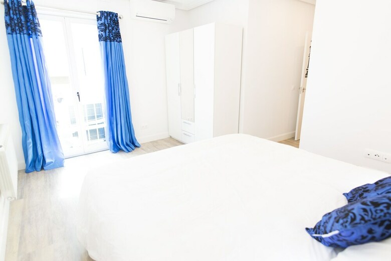 Apartamentos Dobo Homes Puerta Del Sol I