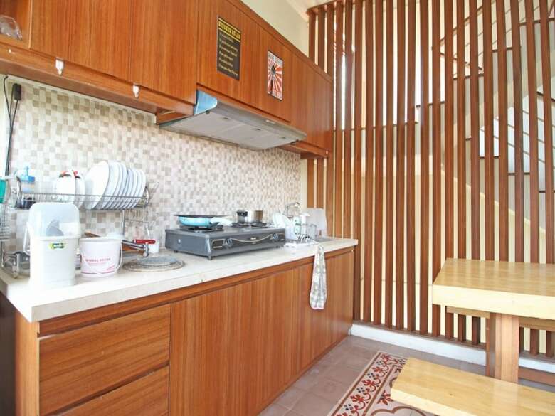 Hotel Reddoorz Plus Near Hartono Mall 2