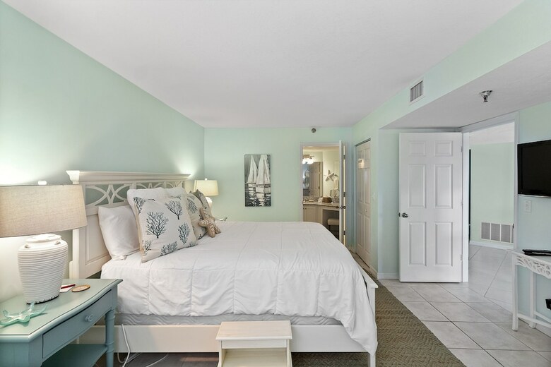 Tropical Suites At Sunglow Resort