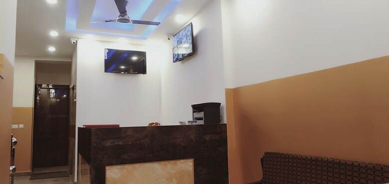 Airport Hotel P Palace