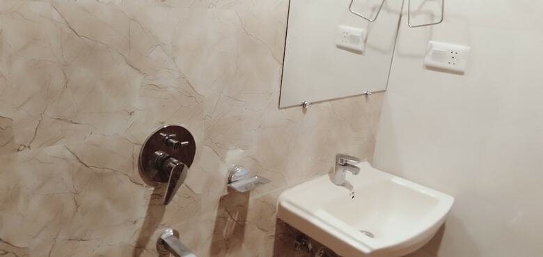 Airport Hotel P Palace