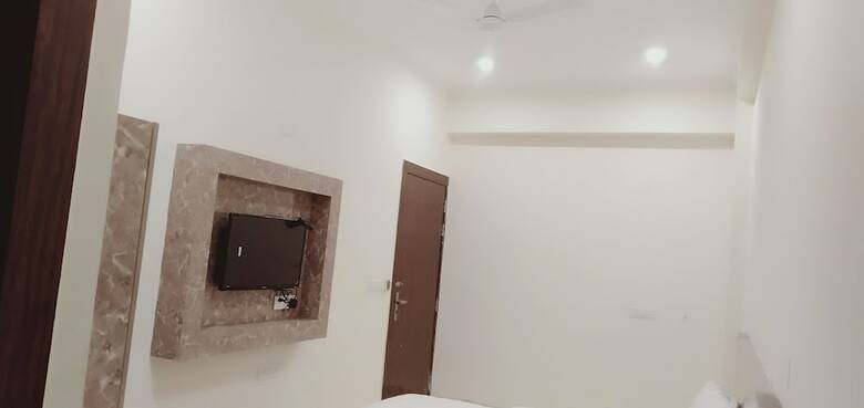 Airport Hotel P Palace