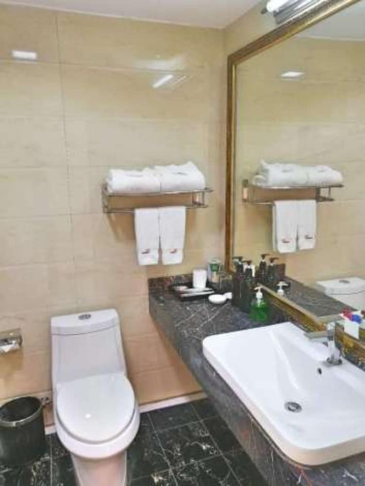 Guangzhou Carnation Business Hotel